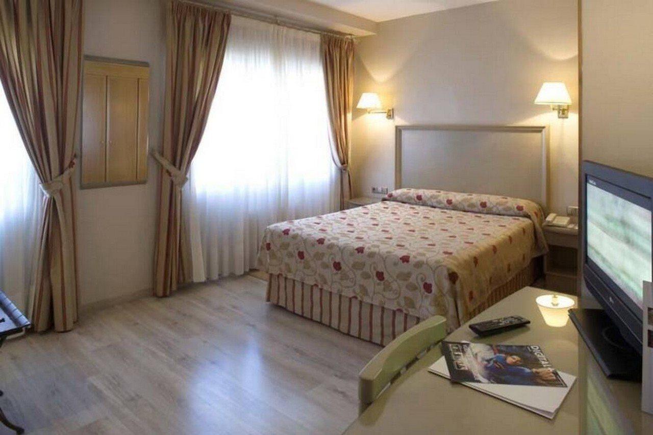 Crisol Almirante Bonifaz Hotell Burgo Exteriör bild