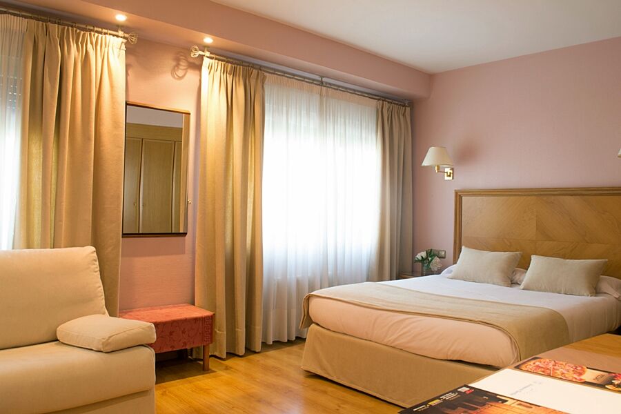 Crisol Almirante Bonifaz Hotell Burgo Exteriör bild
